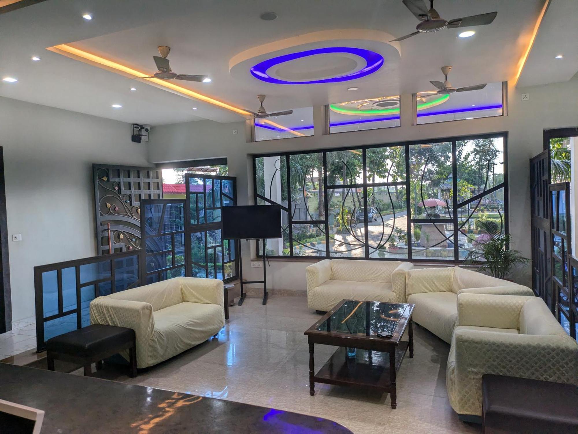 Kishori Vatika Hotel Ramnagar  Exterior foto
