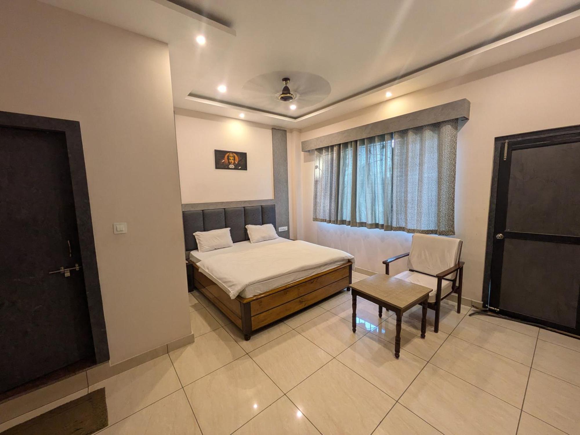 Kishori Vatika Hotel Ramnagar  Exterior foto
