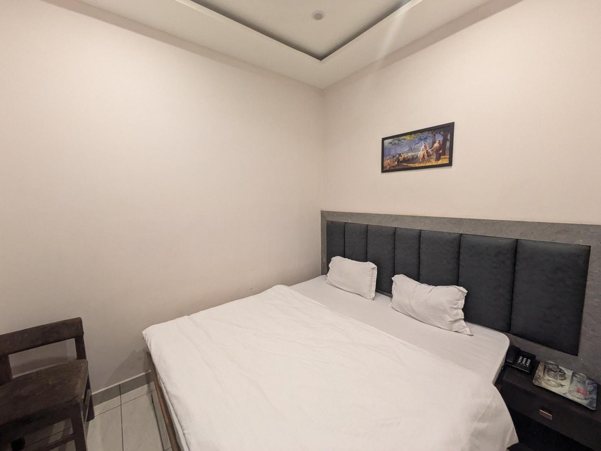 Kishori Vatika Hotel Ramnagar  Exterior foto