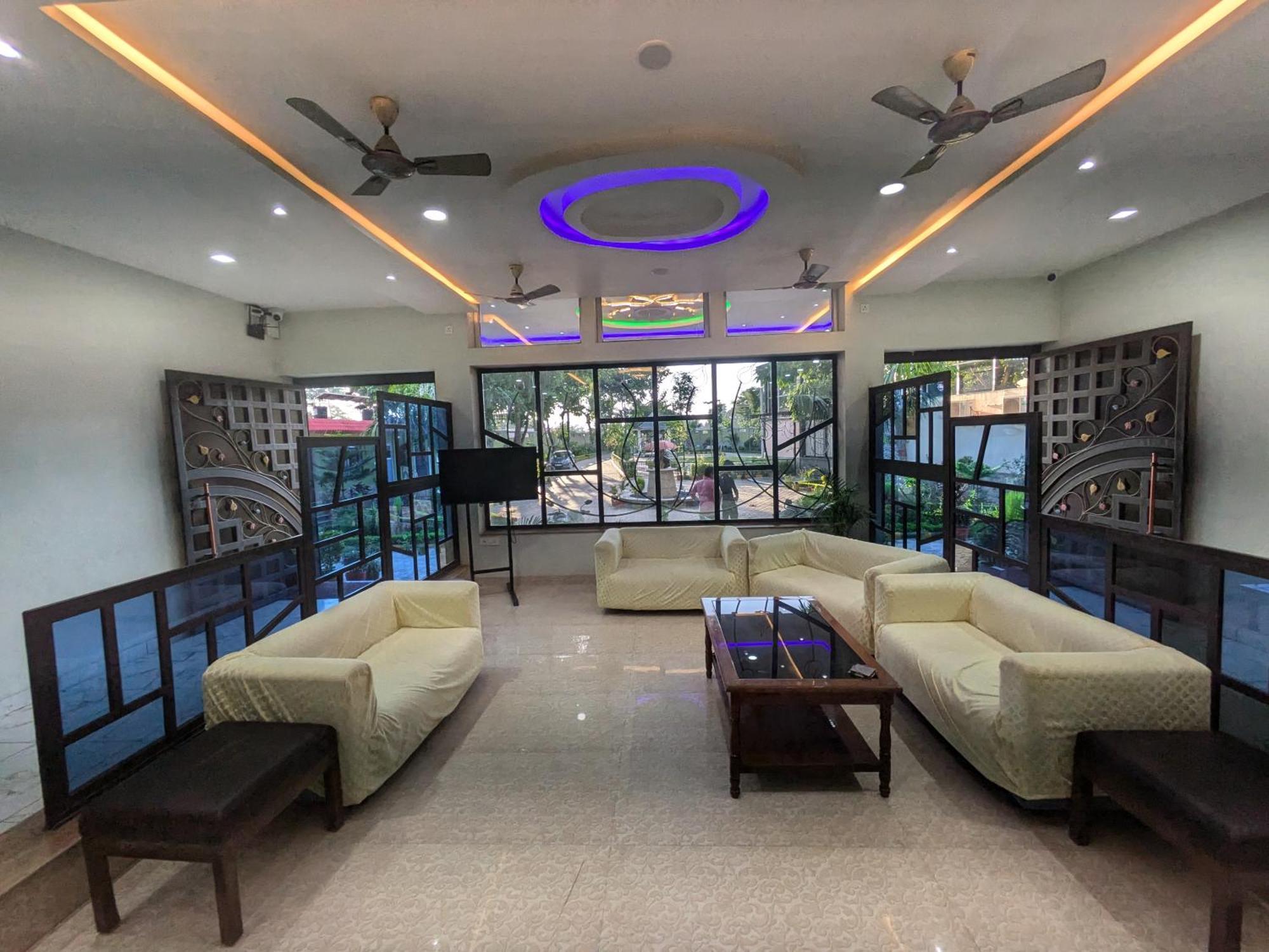 Kishori Vatika Hotel Ramnagar  Exterior foto